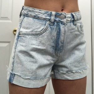 Garage high rise light wash mom shorts